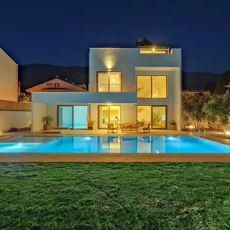 Neo With 2 Private Pools, Bbq, Jacuzzi&sauna
