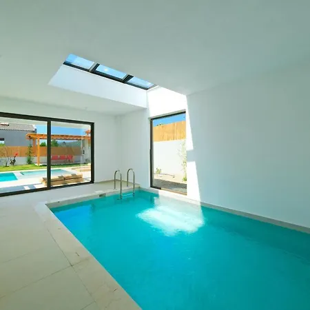 빌라 Neo With 2 Private Pools, Bbq, Jacuzzi And Sauna