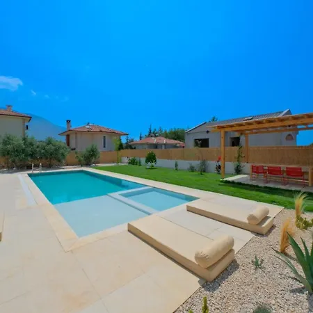 Vila Neo With 2 Private Pools, Bbq, Jacuzzi And Sauna *