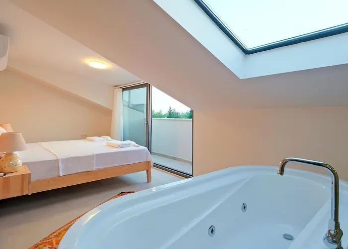 Neo With 2 Private Pools, Bbq, Jacuzzi And Sauna Φετιγιέ